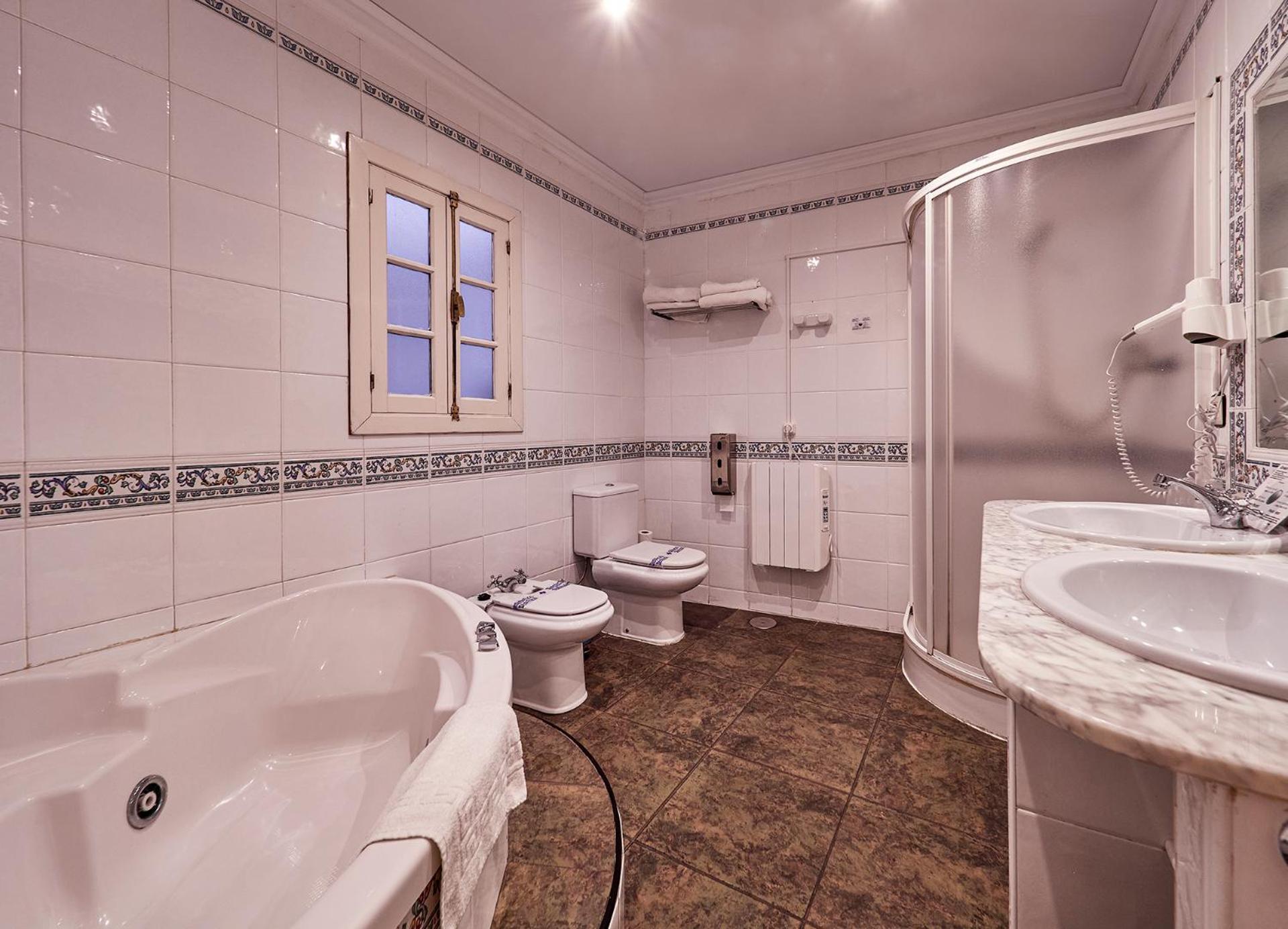 Don Pedro Hotel Aviles Ngoại thất bức ảnh