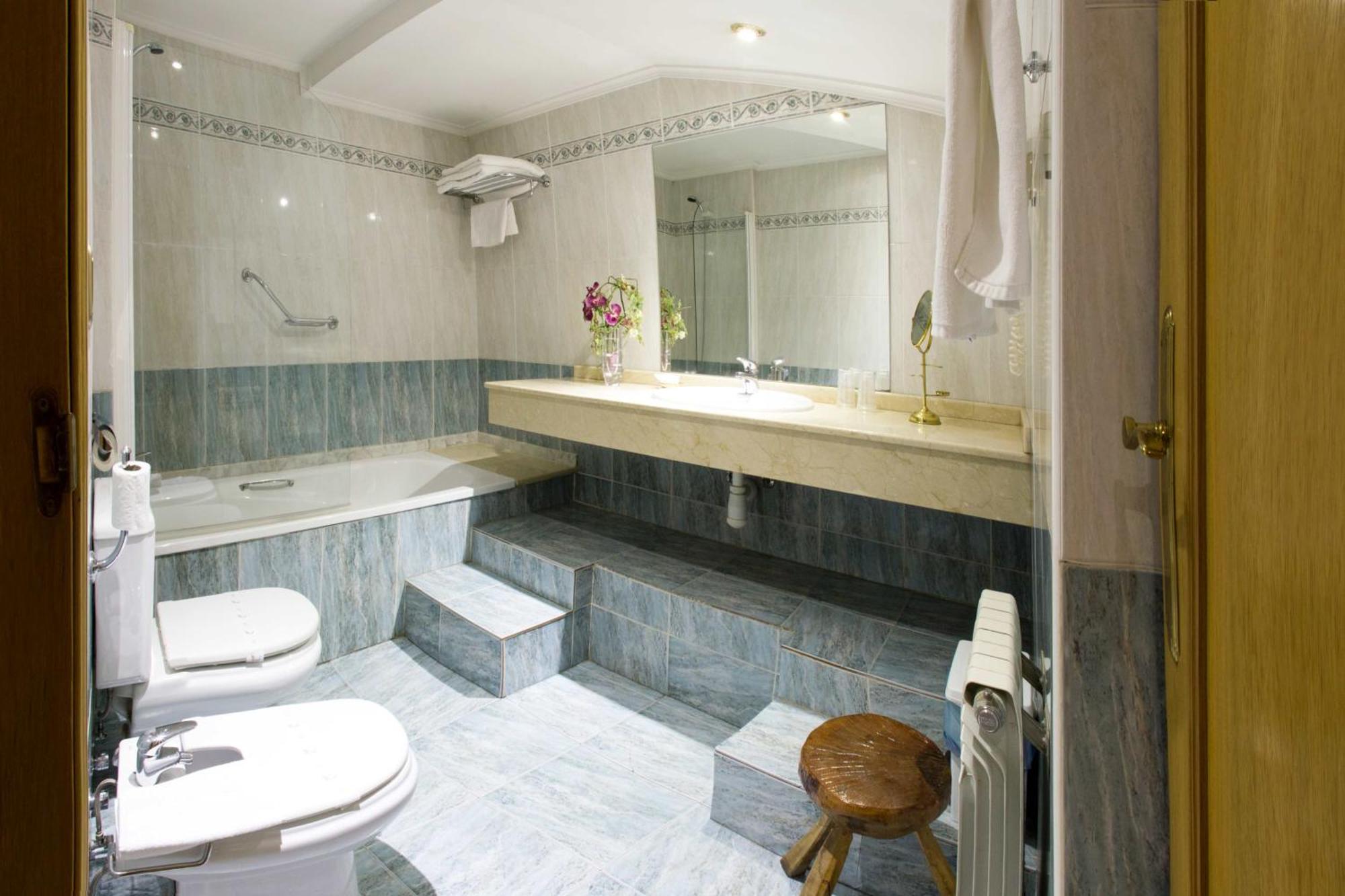 Don Pedro Hotel Aviles Ngoại thất bức ảnh